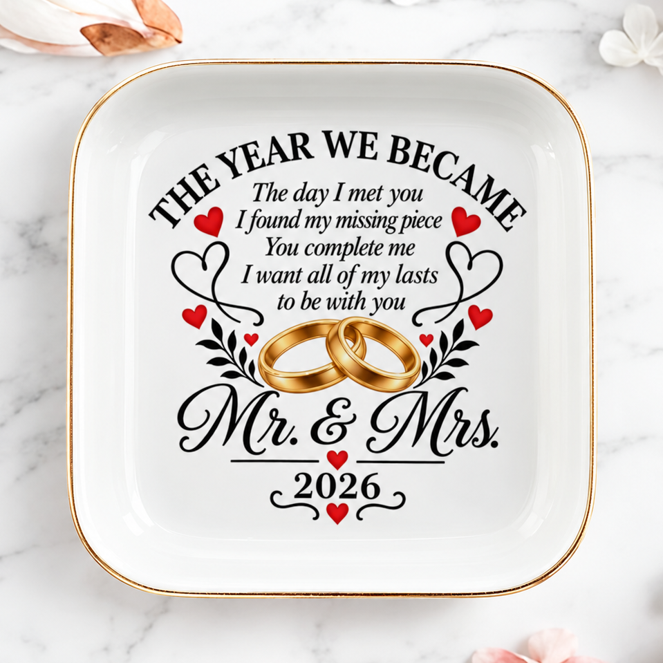 Mr. & Mrs. 2026 Wedding Keepsake Jewelry Dish